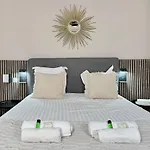 1581 Typical Luxurious Parisian Getaway