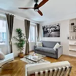 1581 Typical Luxurious Parisian Getaway
