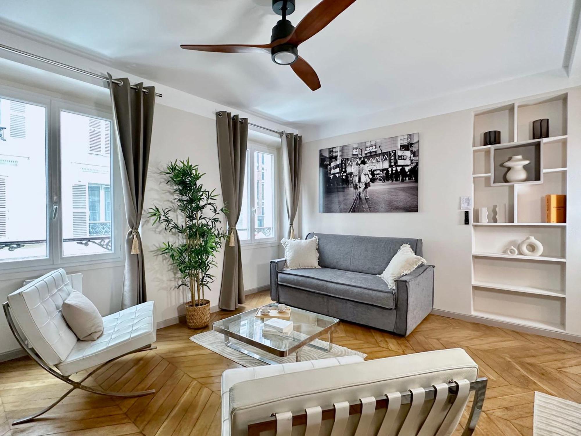 1581 Typical Luxurious Parisian Getaway Parigi